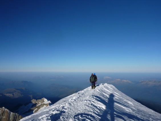 Arrivée au sommet du Mont-Blanc après 5h d'ascension